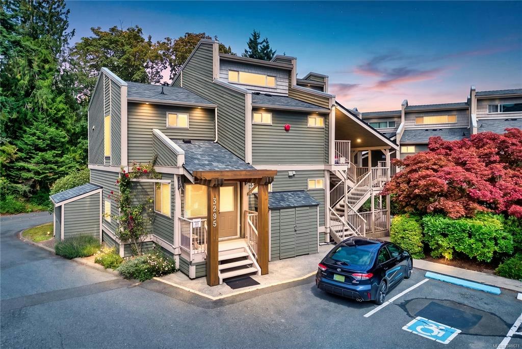 202-3295 W Island Highway, Qualicum Beach, BC, V9K 2C6