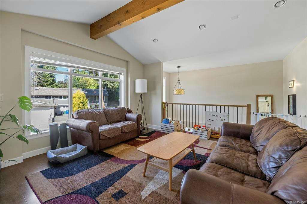 5702 Amsterdam Crescent - 3