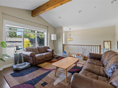 5702 Amsterdam Crescent - 3