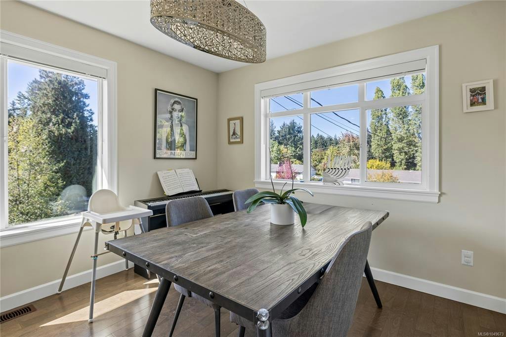 5702 Amsterdam Crescent - 5