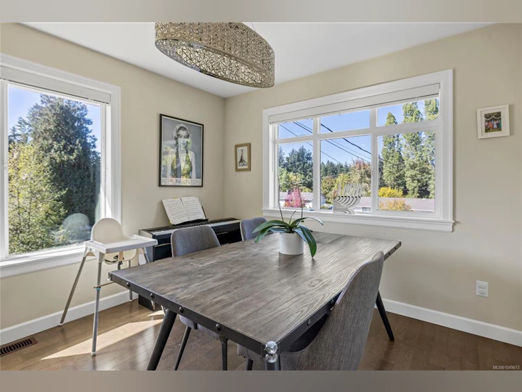 5702 Amsterdam Crescent, Nanaimo, BC, V9T 5J4 - 5