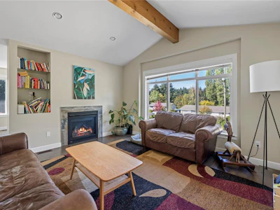 5702 Amsterdam Crescent - 2