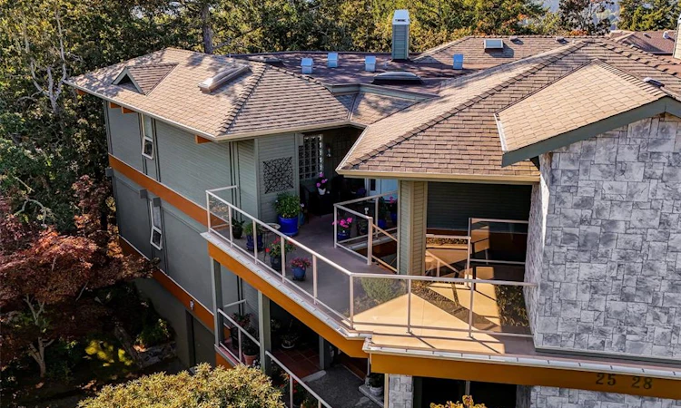 27-4305 Maltwood Lane