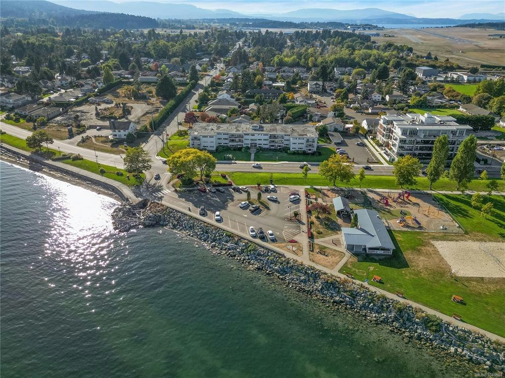 315-9560 Fifth Street, Sidney, BC, V8L 2W5