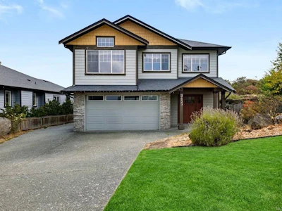 3439 Mary Anne Crescent - 2