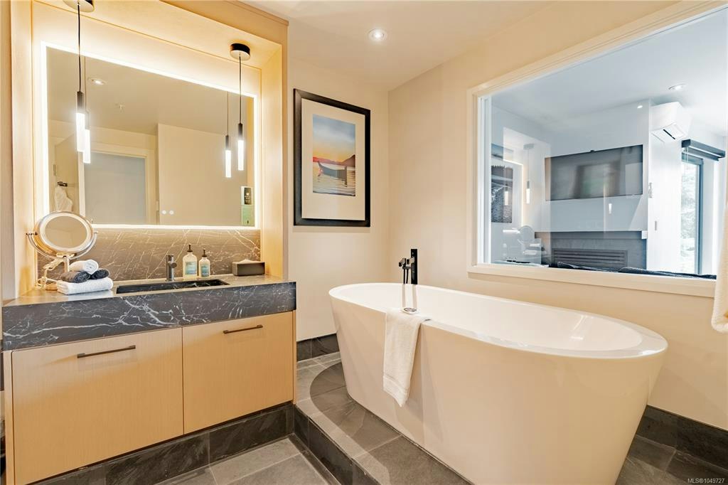 204-596 Marine Drive, Ucluelet, BC, V0R 3A0 - 11