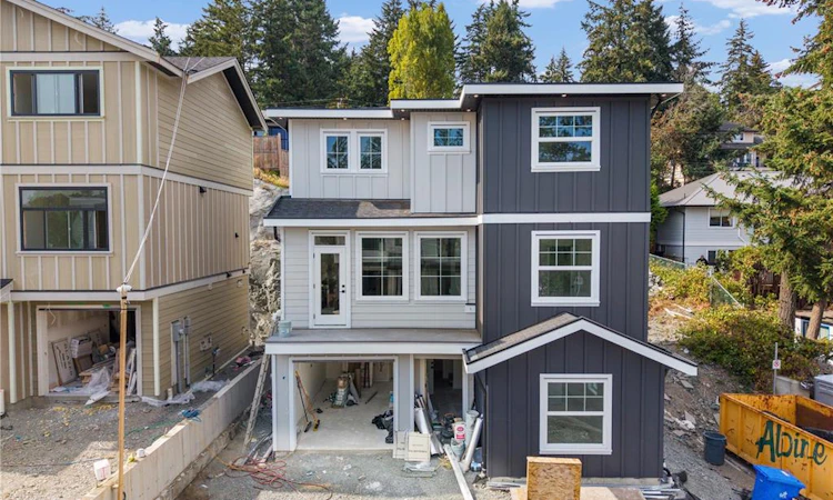 557 Belford Place
