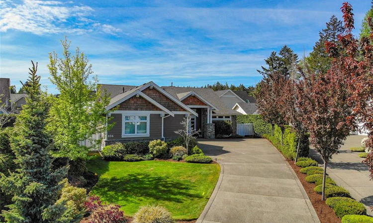 856 Bluffs Drive