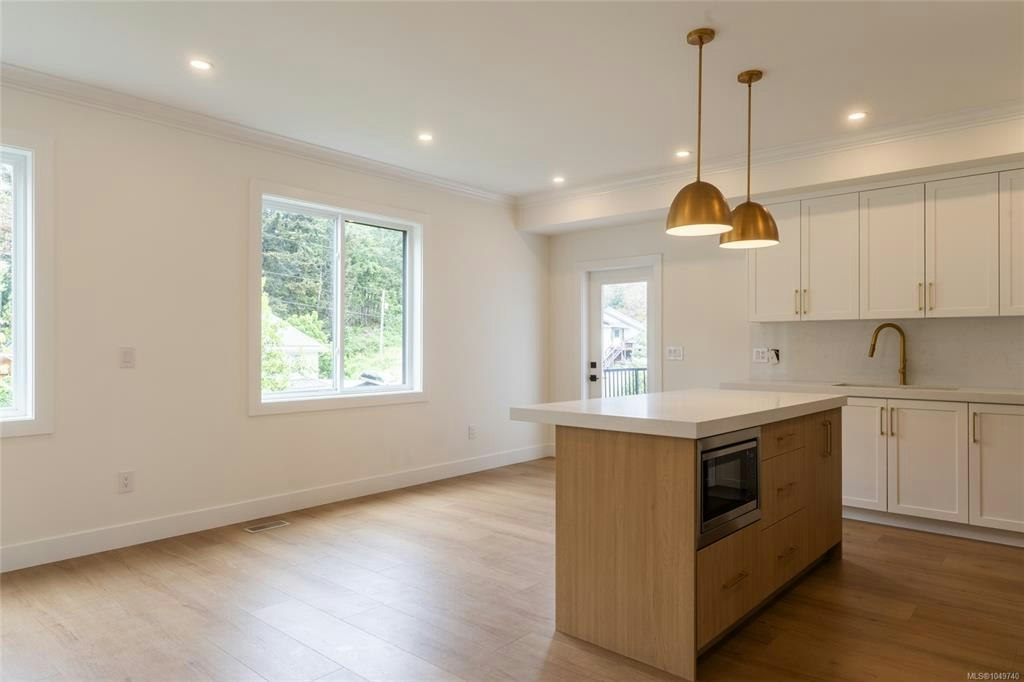 553 Belford Place - 4