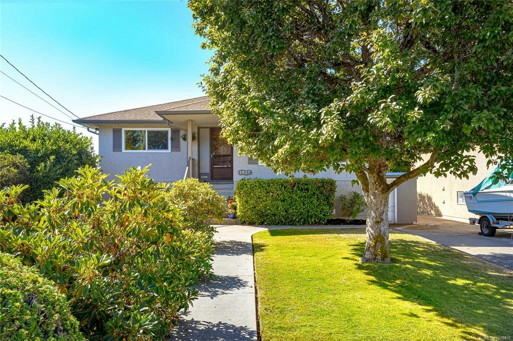 1937 Newton Street, Saanich, BC, V8R 2R5