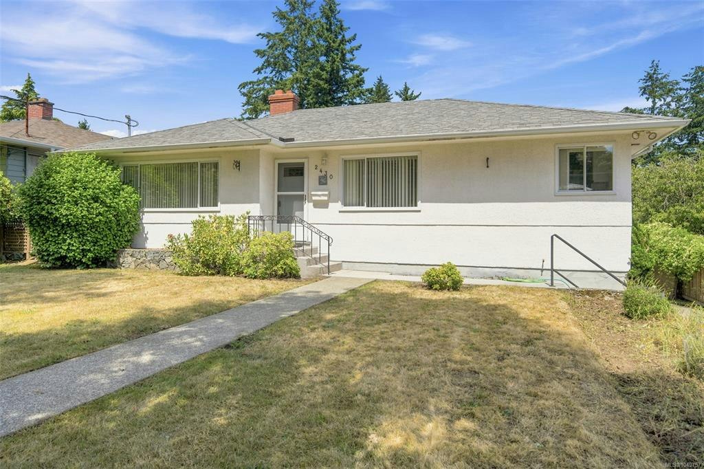 2430 Camelot Road, Saanich, BC, V8N 1J3