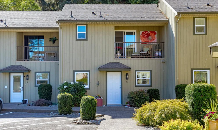 8-3350 W Island Highway