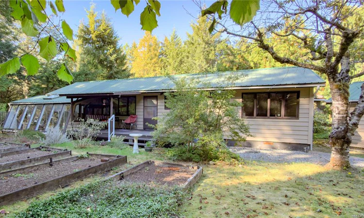 180 Gabriola Crescent