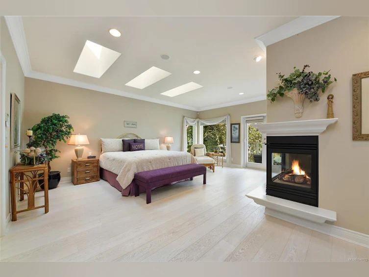 4532 Gordon Point Drive, Saanich, BC, V8N 6L2 - 38