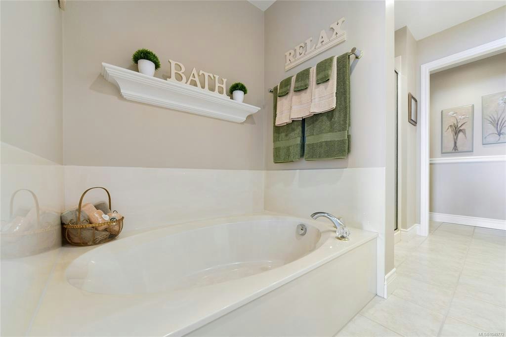 4532 Gordon Point Drive, Saanich, BC, V8N 6L2 - 43