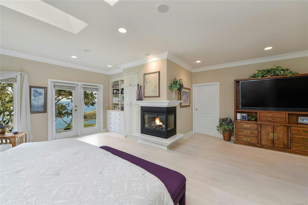4532 Gordon Point Drive, Saanich, BC, V8N 6L2 - 40