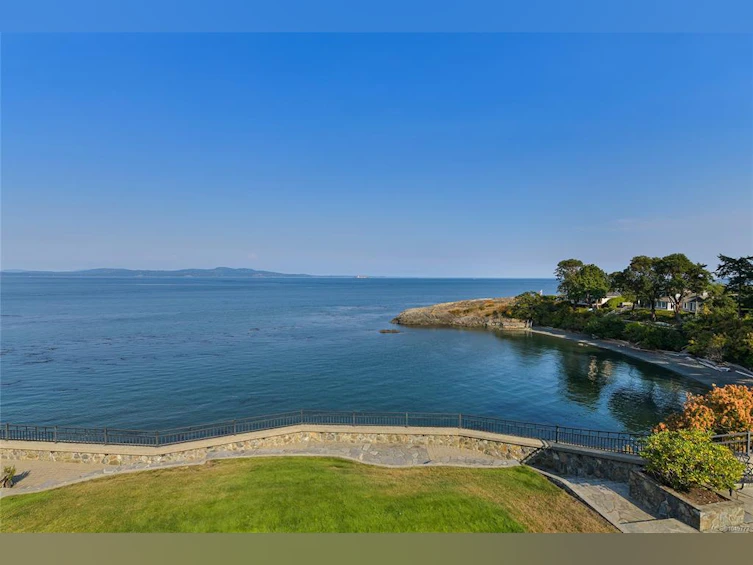 4532 Gordon Point Drive, Saanich, BC, V8N 6L2 - 82