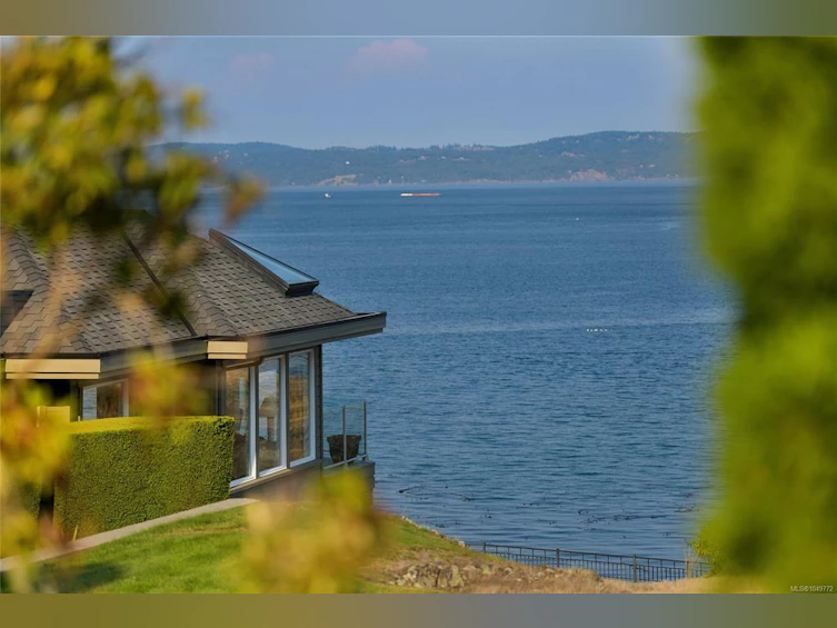 4532 Gordon Point Drive, Saanich, BC, V8N 6L2 - 85