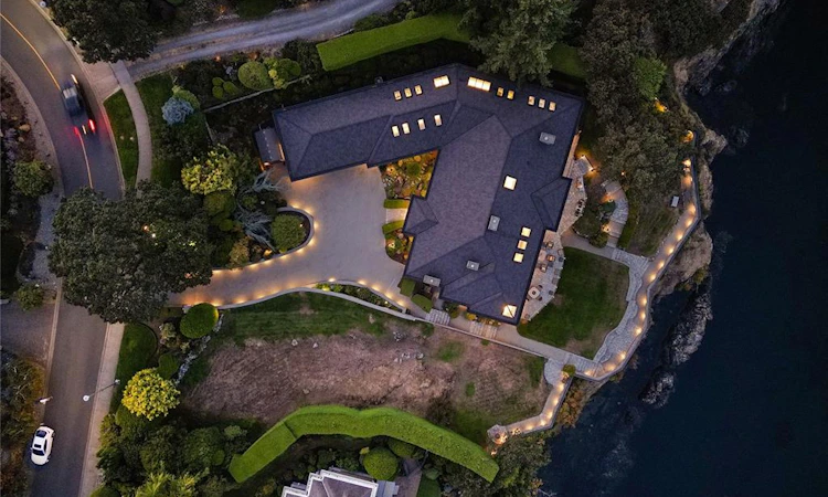 4532 Gordon Point Drive