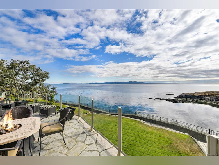 4532 Gordon Point Drive, Saanich, BC, V8N 6L2 - 12