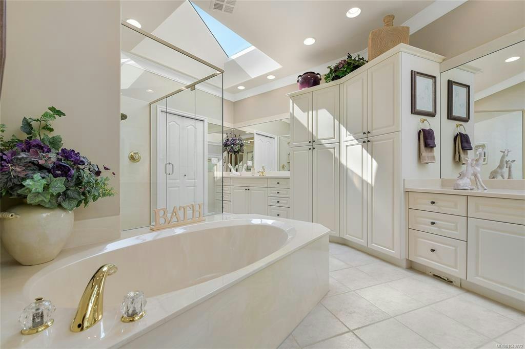 4532 Gordon Point Drive, Saanich, BC, V8N 6L2 - 49