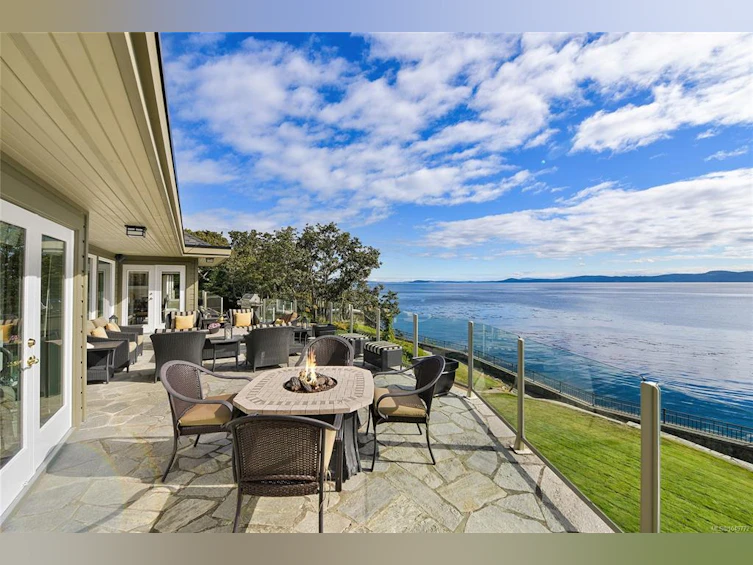 4532 Gordon Point Drive, Saanich, BC, V8N 6L2 - 13