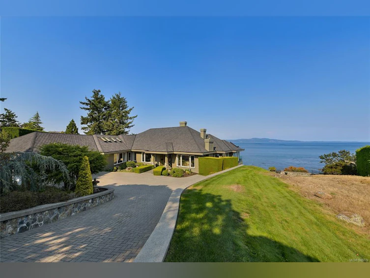 4532 Gordon Point Drive, Saanich, BC, V8N 6L2 - 86