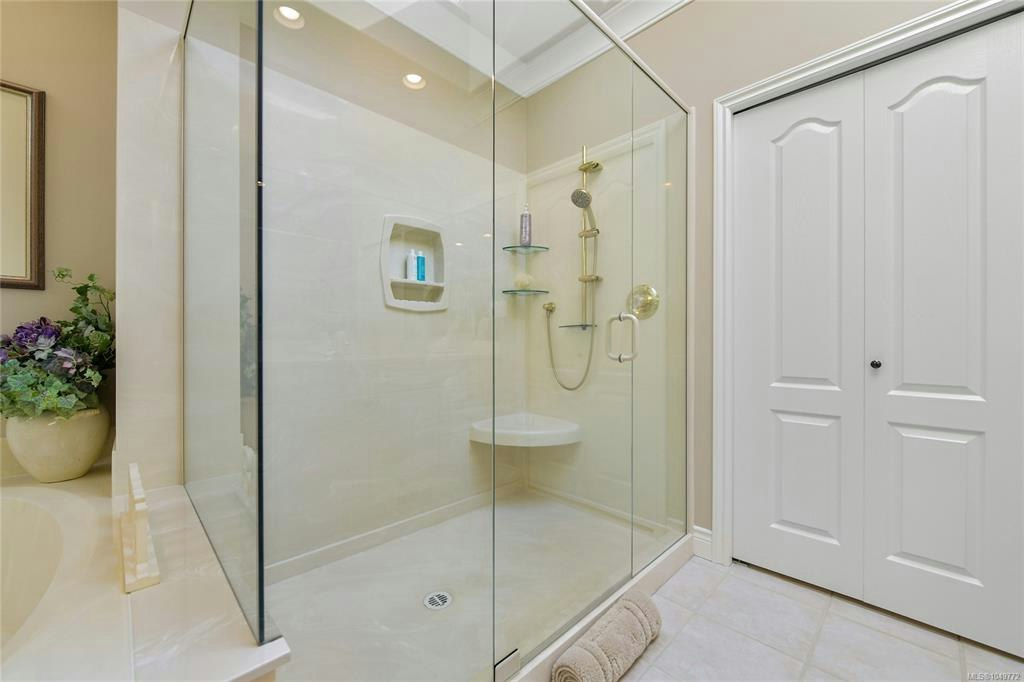 4532 Gordon Point Drive, Saanich, BC, V8N 6L2 - 44