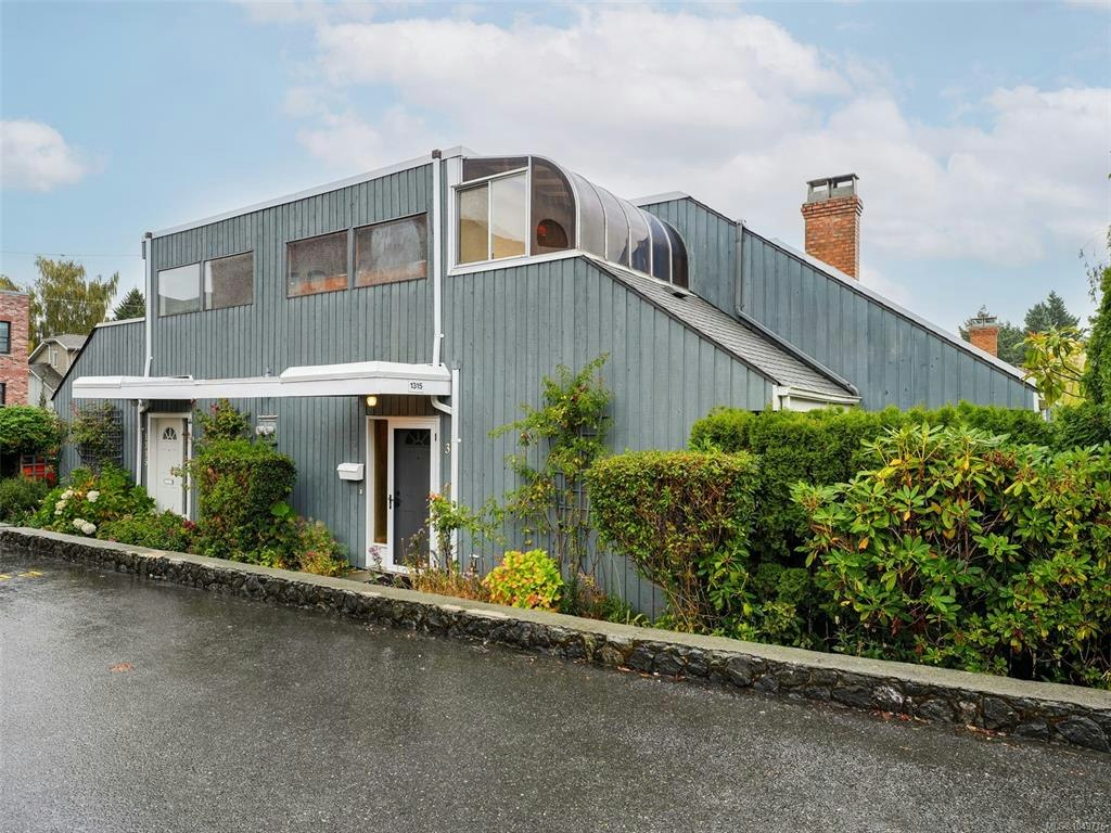 3-1315 Gladstone Avenue, Victoria, BC, V8R 1R9