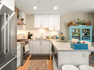 407-3529 Dolphin Drive - 4
