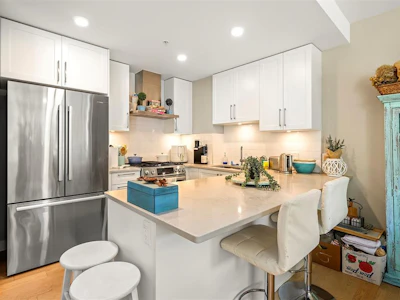 407-3529 Dolphin Drive - 5
