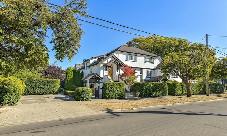 603 Moss Street