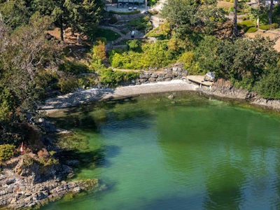389 Moses Point Road - 3