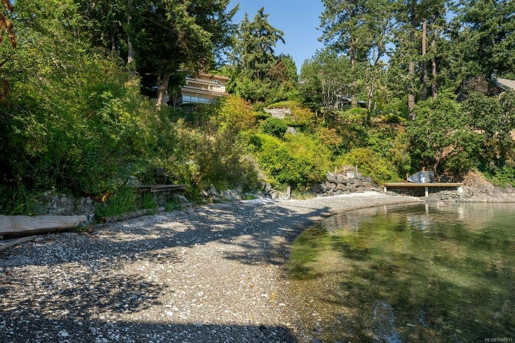 389 Moses Point Road - 5
