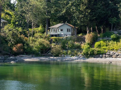 389 Moses Point Road - 2