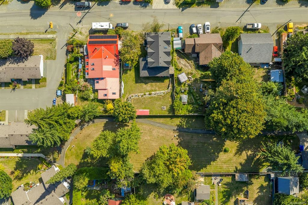 2612 Dunsmuir Avenue, Cumberland, BC, V0R 1S0 - 25