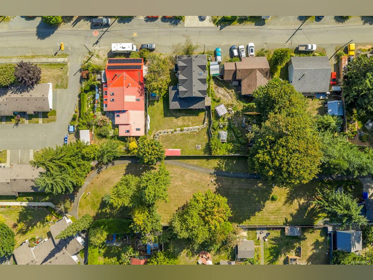 2612 Dunsmuir Avenue, Cumberland, BC, V0R 1S0 - 25
