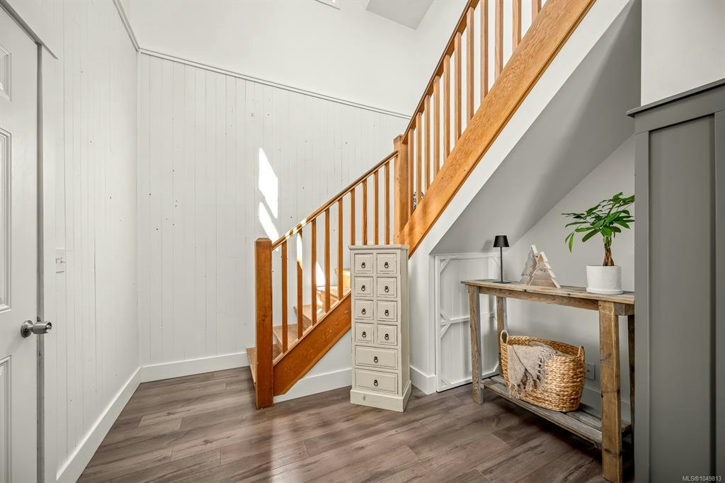 2612 Dunsmuir Avenue, Cumberland, BC, V0R 1S0 - 3