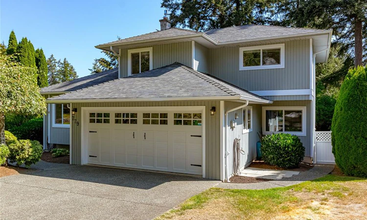 779 Menawood Place