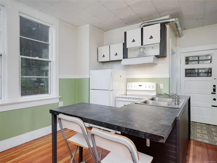 1029 Queens Avenue, Victoria, BC, V8T 1M7 - 5