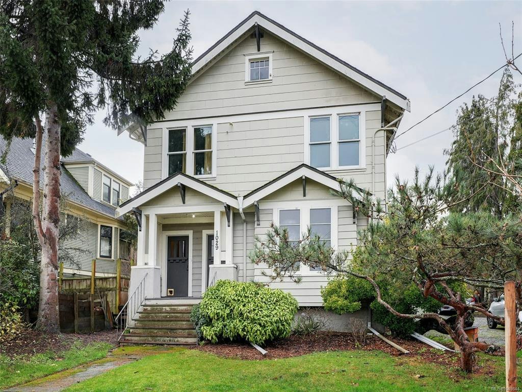 1029 Queens Avenue, Victoria, BC, V8T 1M7