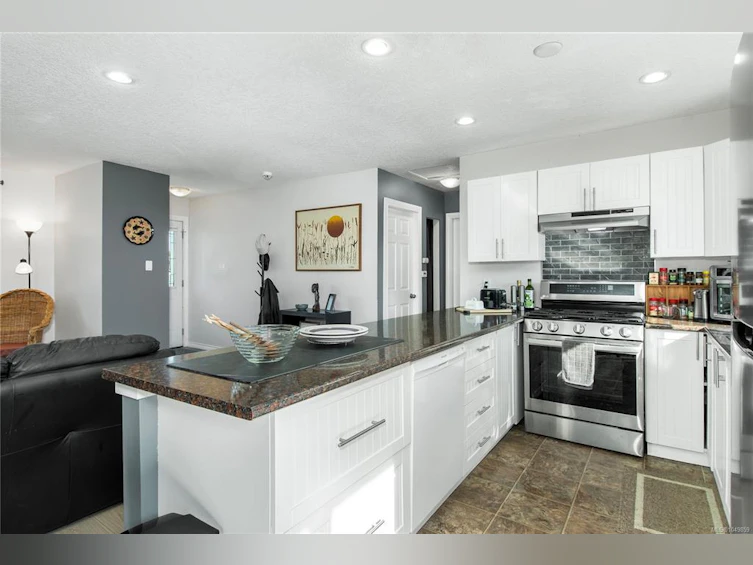 1890 15th Avenue, Campbell River, BC, V9W 4J9 - 2
