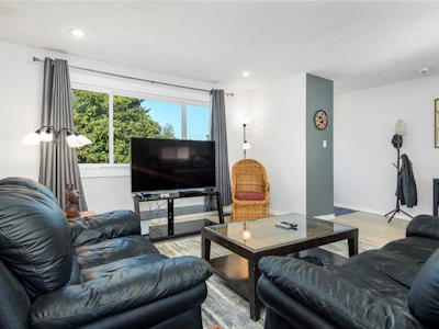 1890 15th Avenue - 5