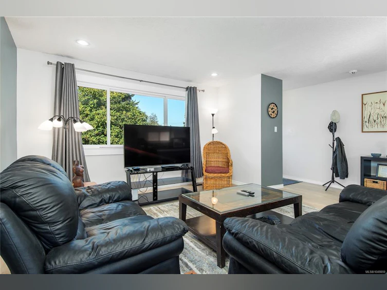 1890 15th Avenue, Campbell River, BC, V9W 4J9 - 5