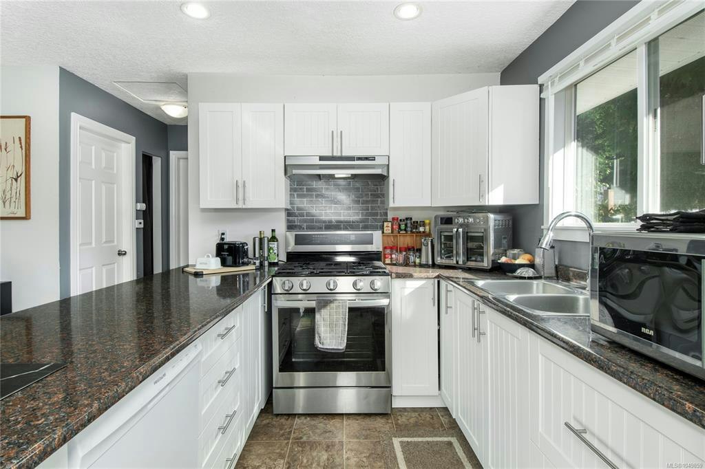 1890 15th Avenue - 4