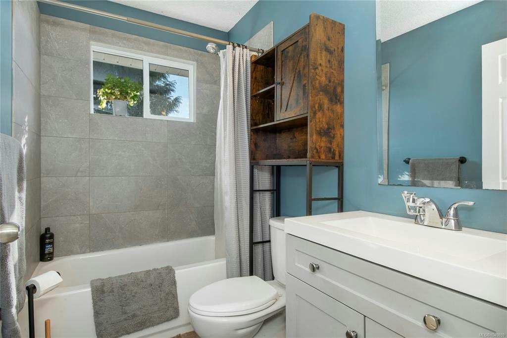1890 15th Avenue, Campbell River, BC, V9W 4J9 - 16