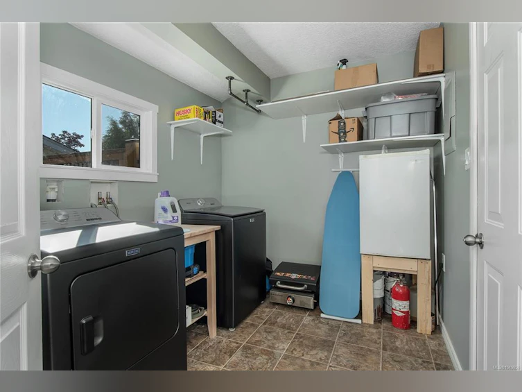 1890 15th Avenue, Campbell River, BC, V9W 4J9 - 19