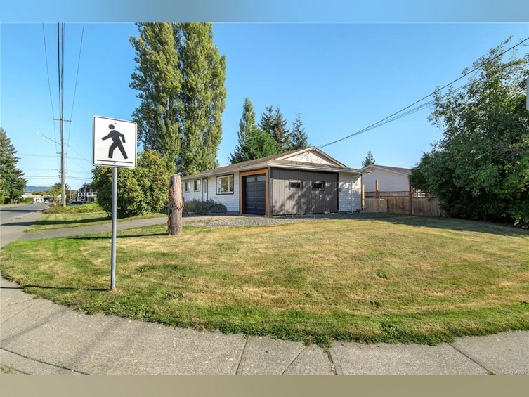 1890 15th Avenue, Campbell River, BC, V9W 4J9 - 34