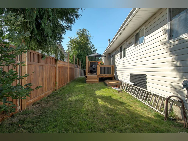 1890 15th Avenue, Campbell River, BC, V9W 4J9 - 27