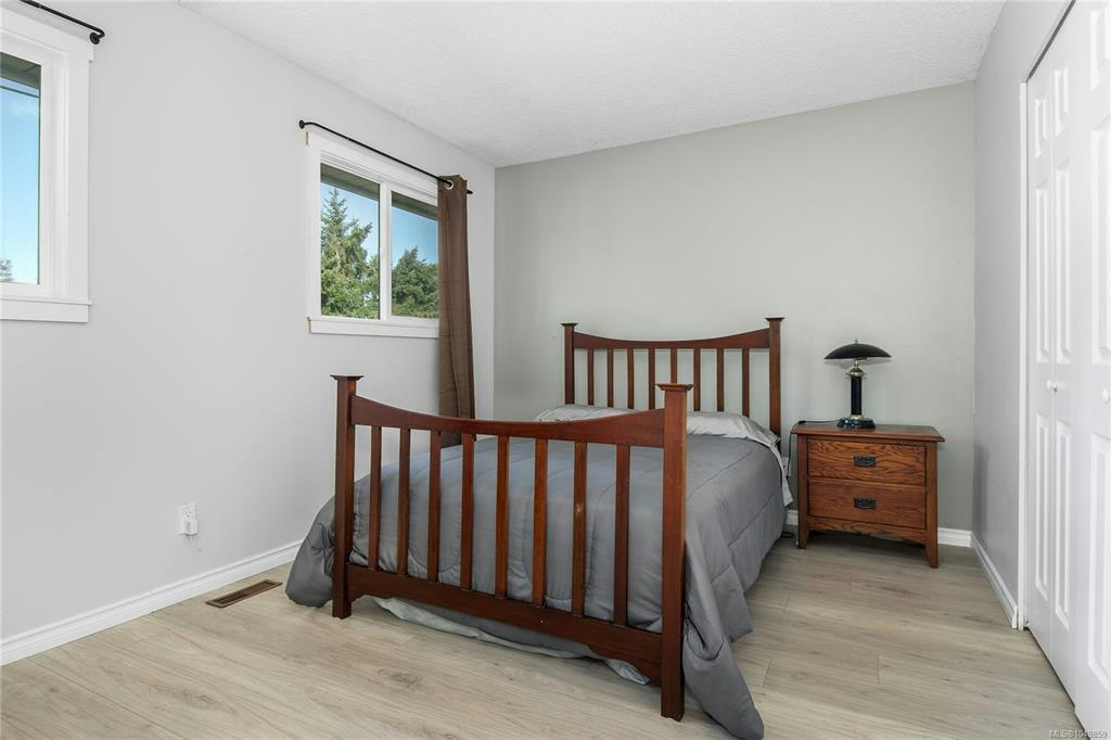 1890 15th Avenue, Campbell River, BC, V9W 4J9 - 12